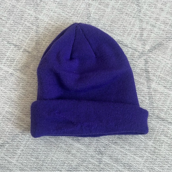 Zephyr NCAA University of Washington UW Huskies Dawgs Purple Cuffed Beanie Hat - Picture 3 of 4